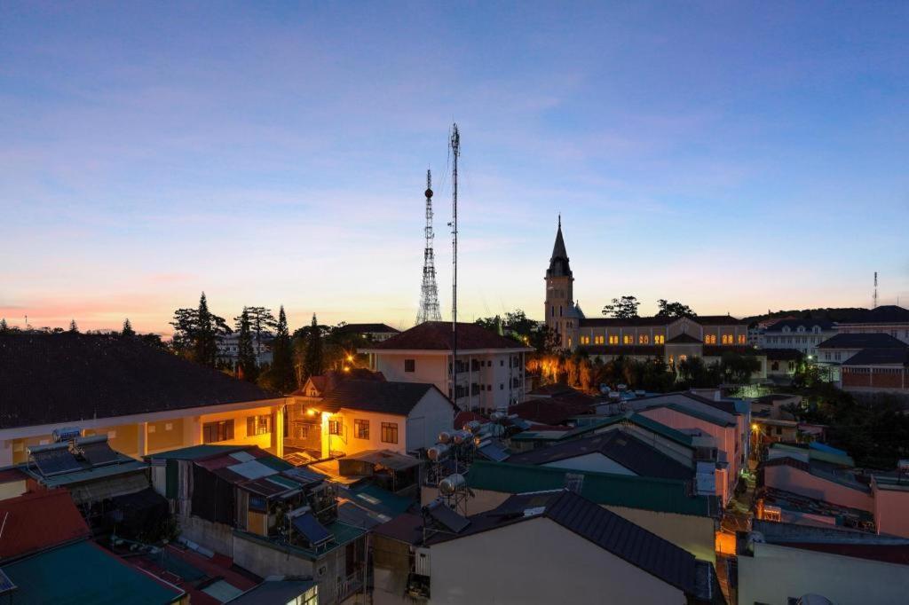 Yukkuri Boutique Hotel Dalat Екстериор снимка